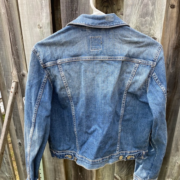 Gap Cropped Jean Jacket like new - Picture 2 of 5